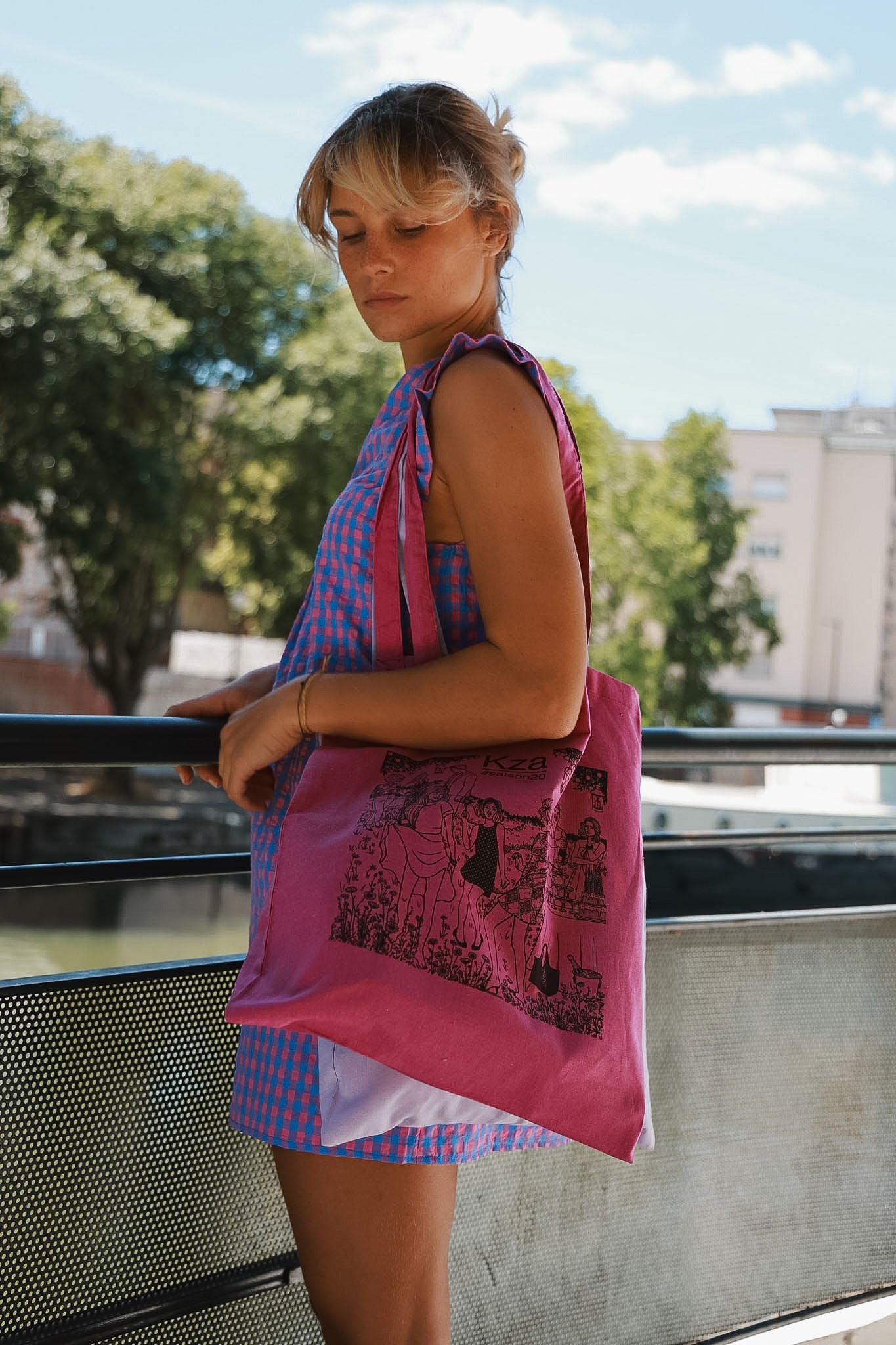 Tote bag