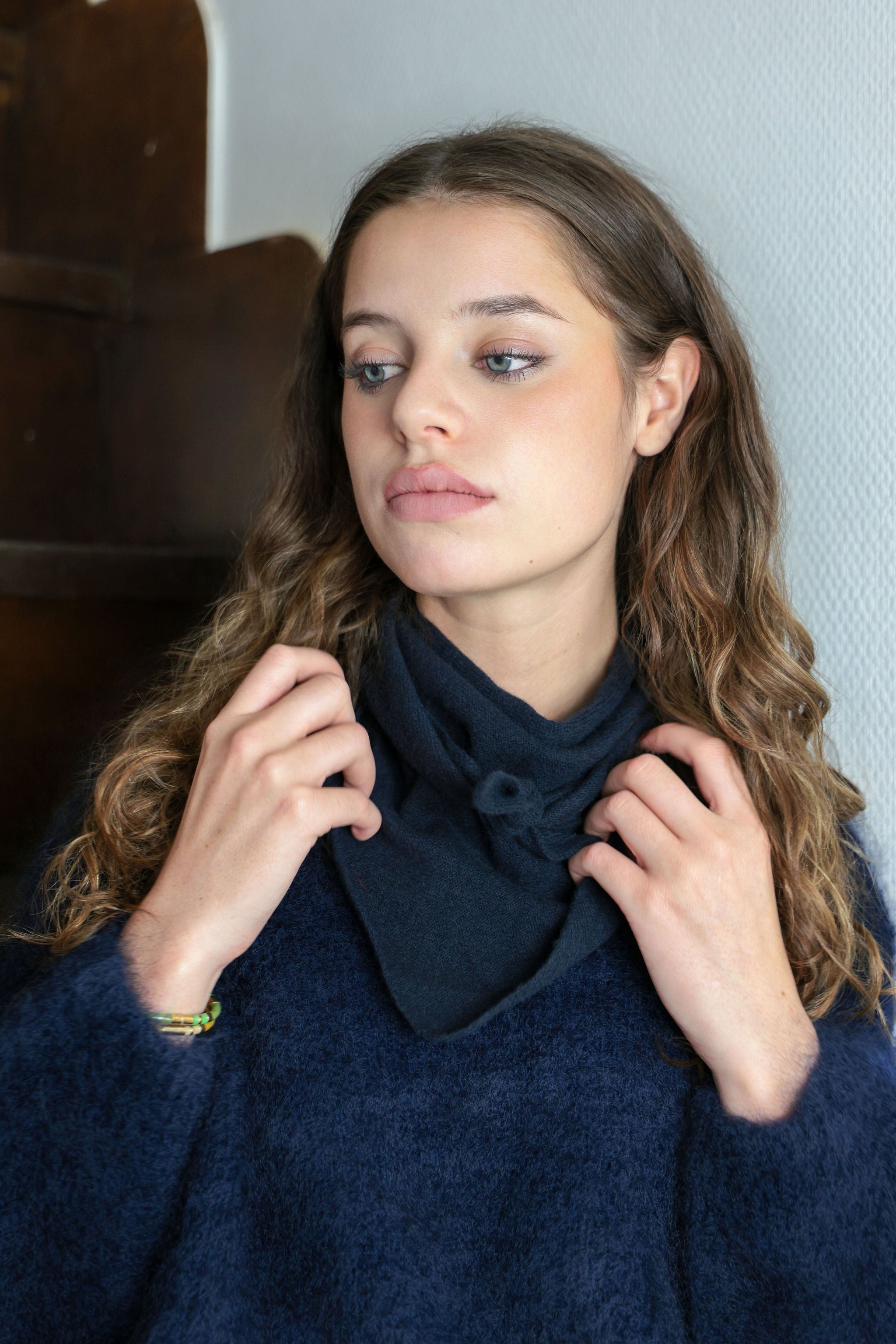 Bandana Triangle bleu marine 100% laine douce