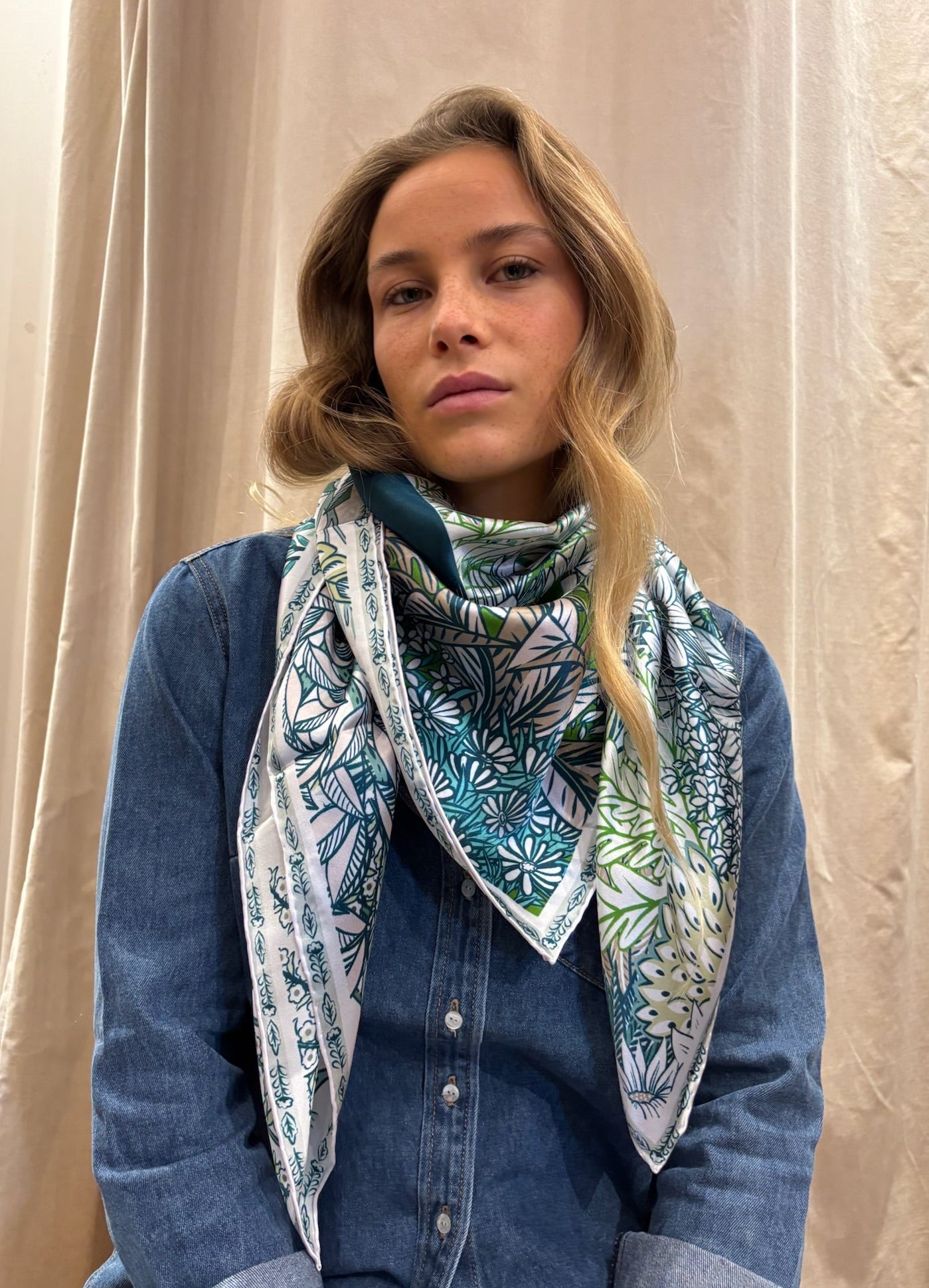 Maxi Foulard Soie Panthère de nuit bleu minuit