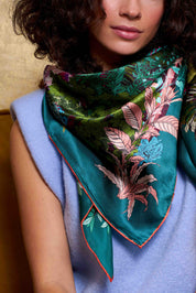 Maxi Foulard Soie Temple oublié vert