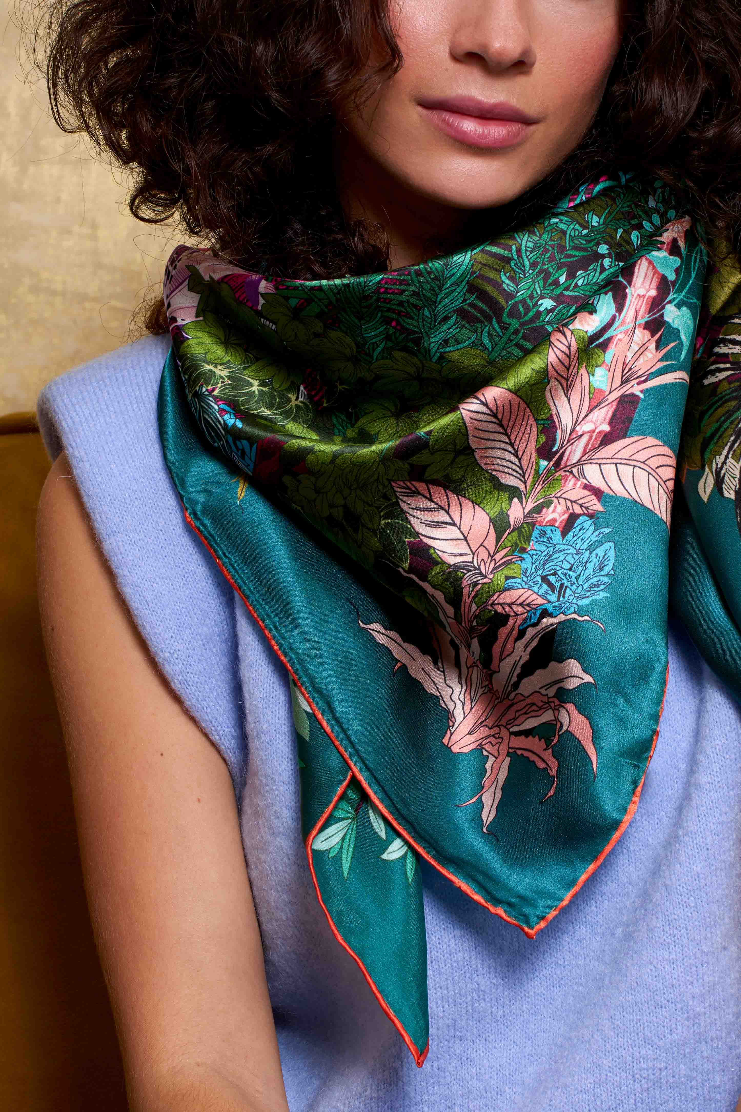 Maxi Foulard Soie Temple oublié vert