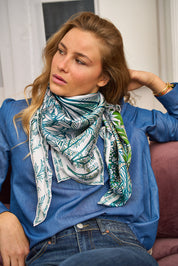 Maxi Foulard Soie Panthère de nuit bleu et vert