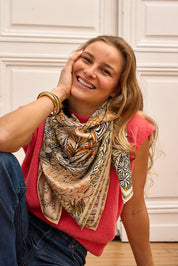Maxi Foulard Laine et Soie Panthère de nuit pêche